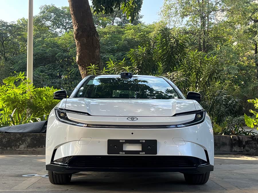 Toyota bZ5 2025 immagine di auto #3