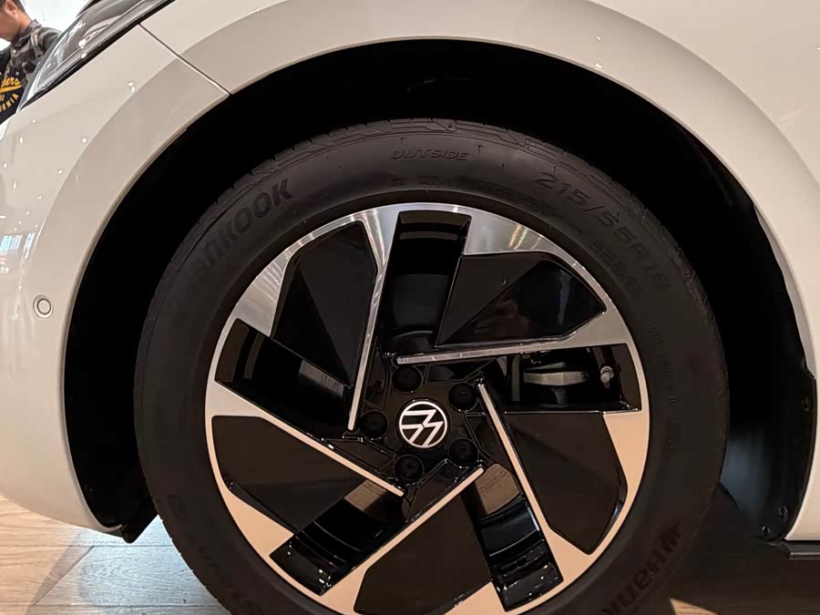 Volkswagen ID.3 2024 car image #3