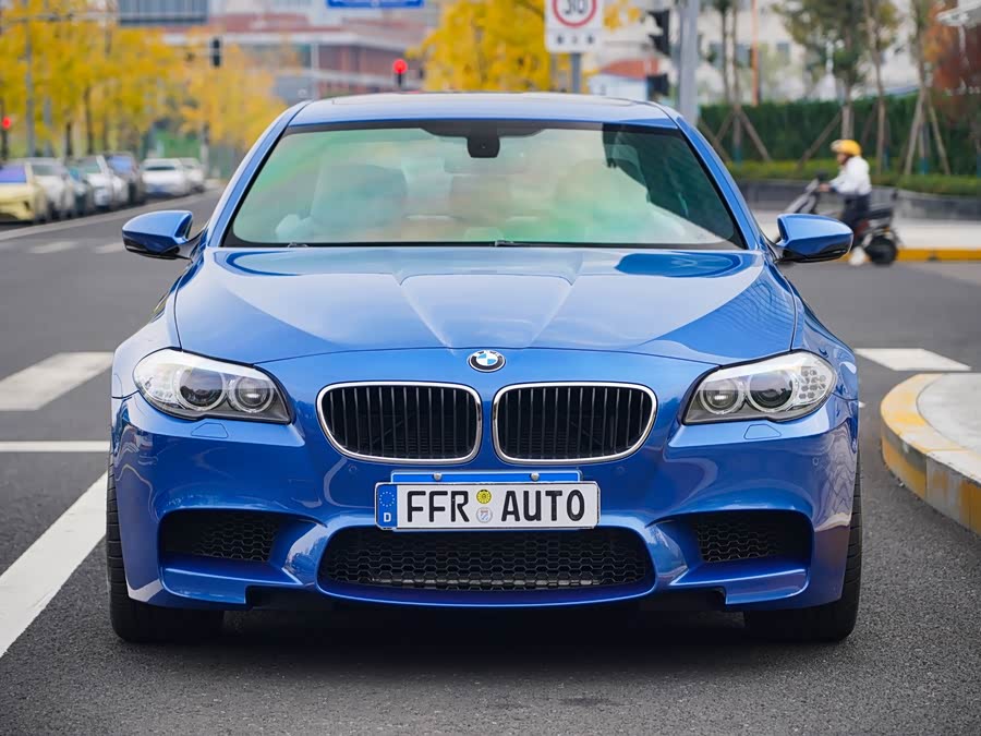 BMW M5 2012 #3 BMW M5 2012 car image #3