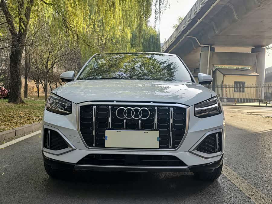 Audi Q2L 2022 car image #3