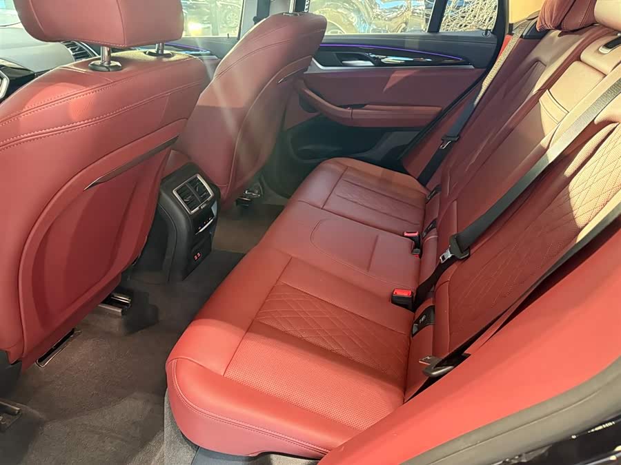 BMW iX3 2025 car image #3