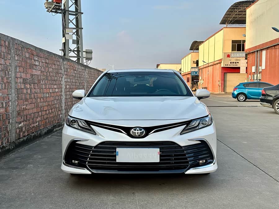 Toyota Camry 2022 immagine di auto #3