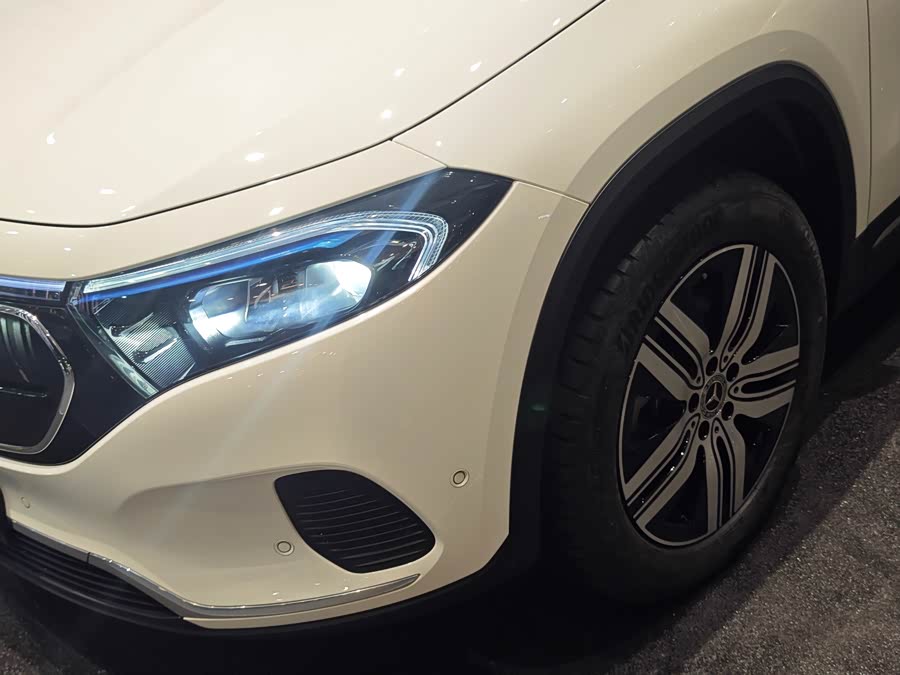 Mercedes-Benz 2024 car image #3