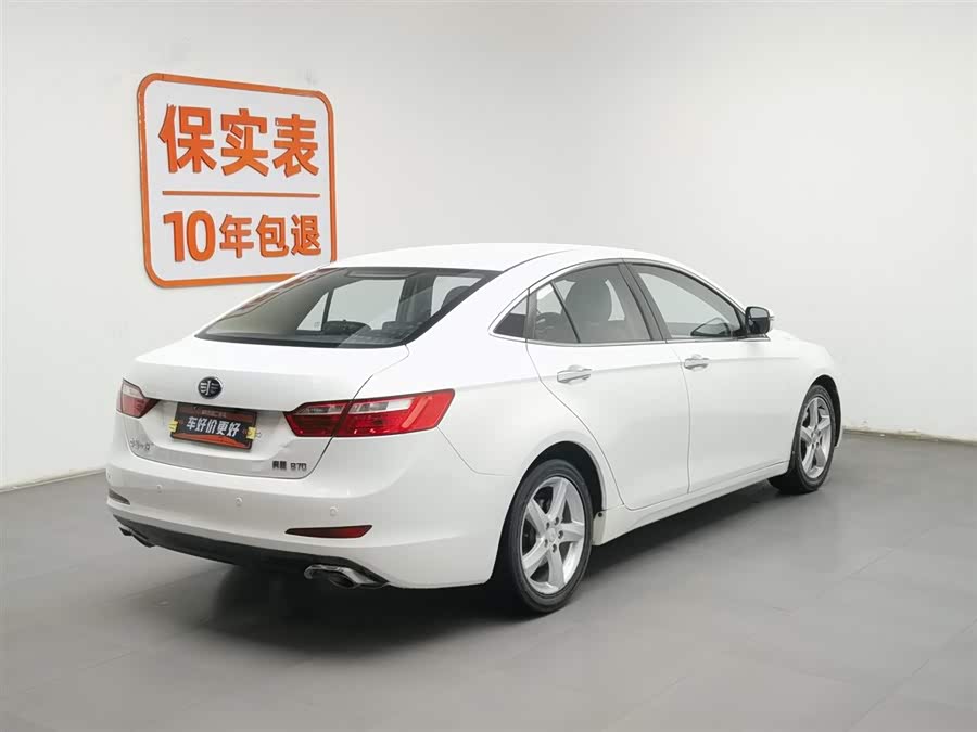 2015 car image #3
