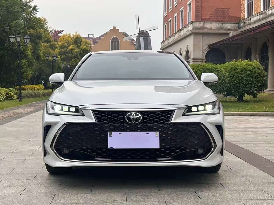 Toyota Avalon 2024 car image #3