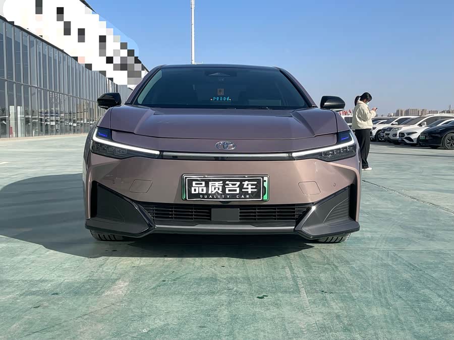 Toyota bZ3 2023 immagine di auto #3