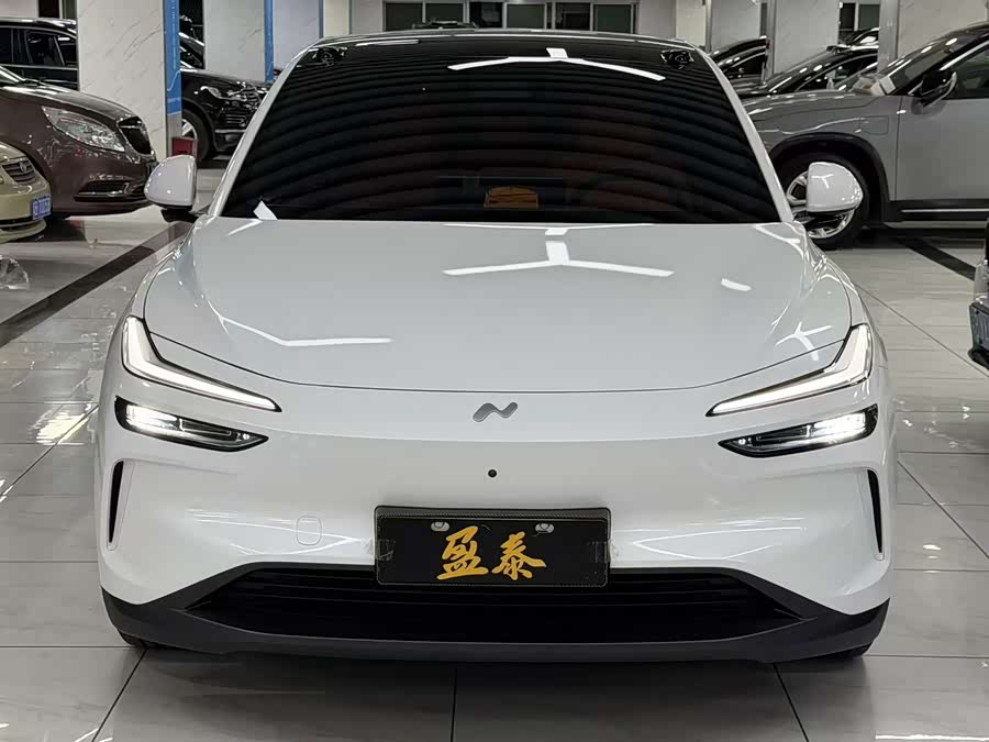 2025 car image #3