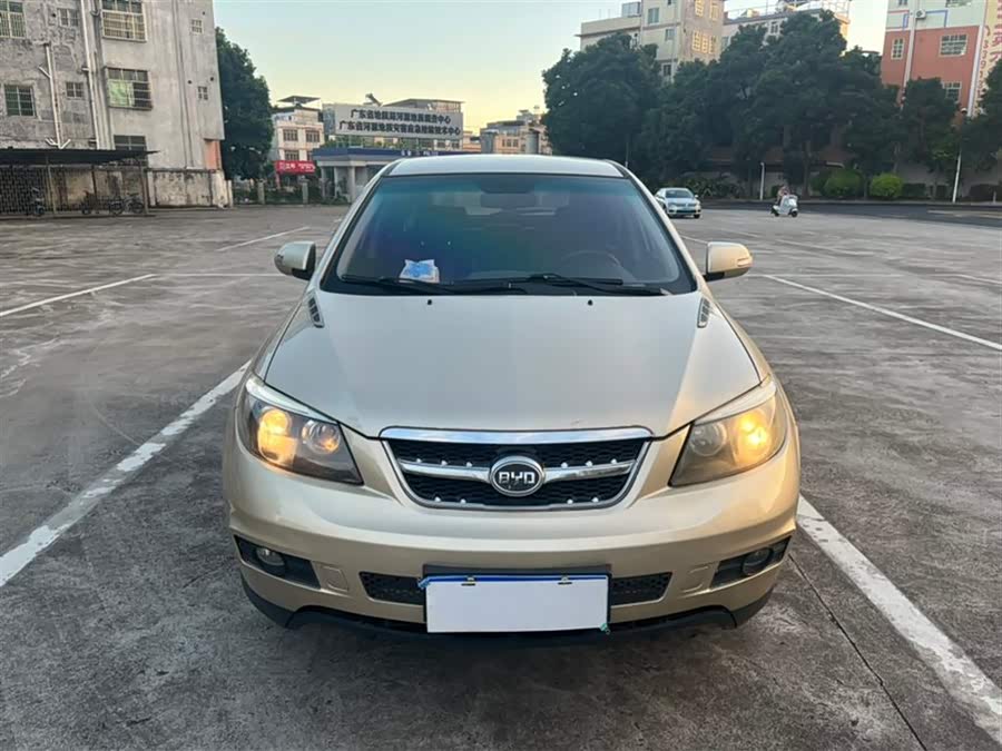 BYD S6 2014 изображение автомобиля #3