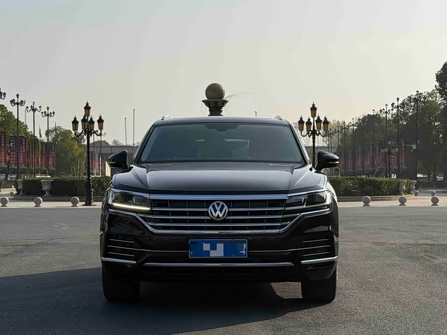 Volkswagen Touareg 2019 car image #3