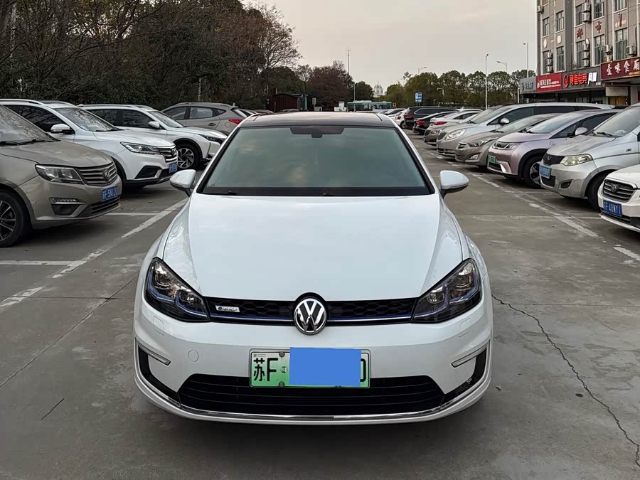 Volkswagen Golf Pure Electric 2020 car image #3