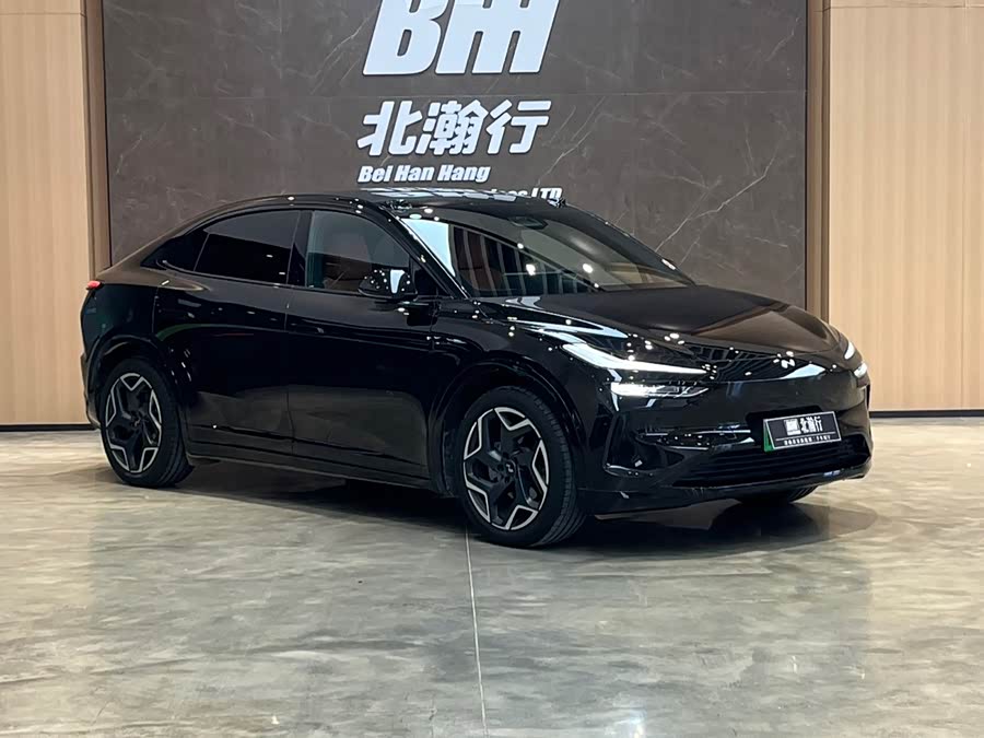 2025 car image #3