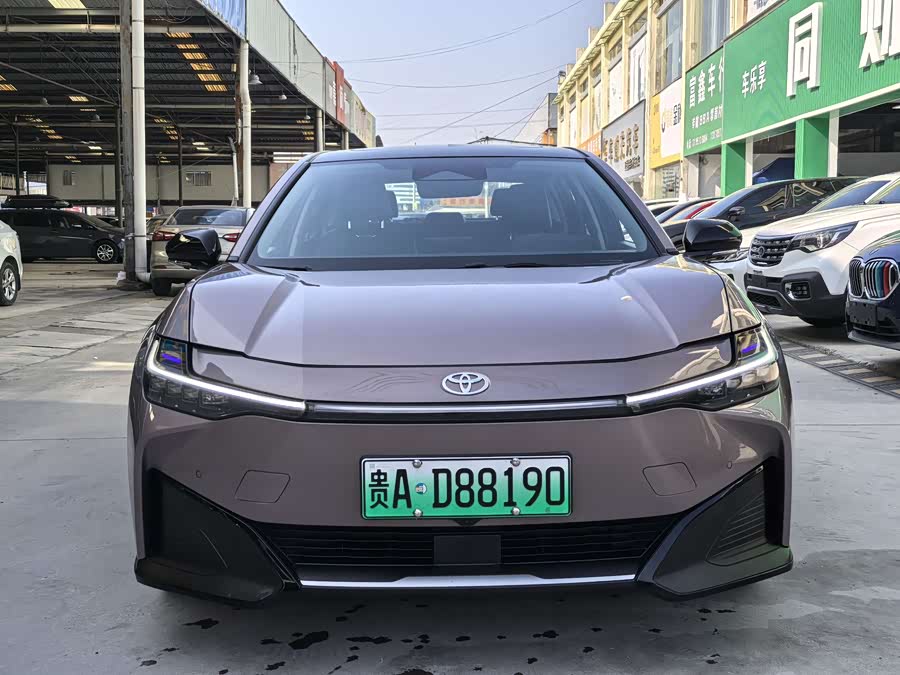 Toyota bZ3 2023 immagine di auto #3