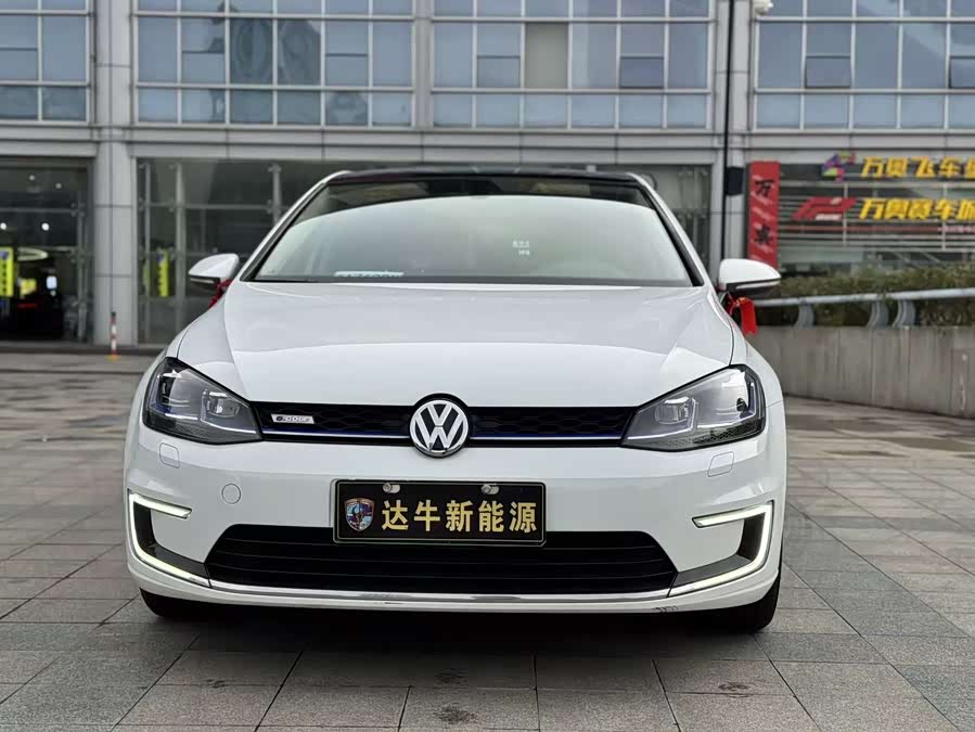 Volkswagen Golf Pure Electric 2021 imagen de coche #3