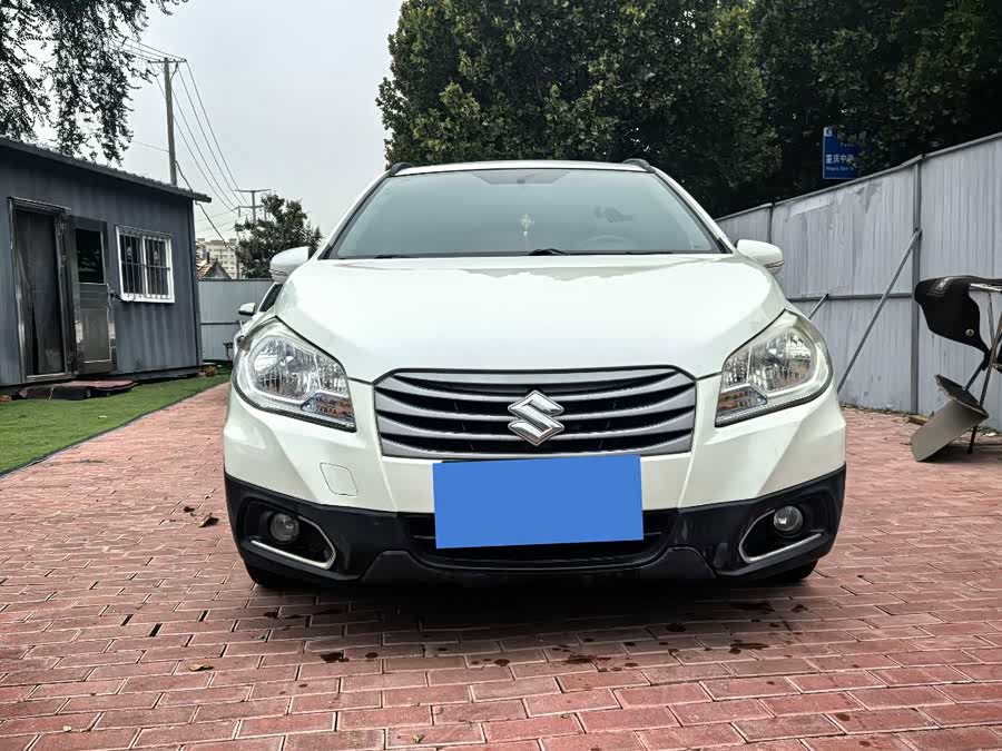 Suzuki S-Cross 2016 immagine di auto #3