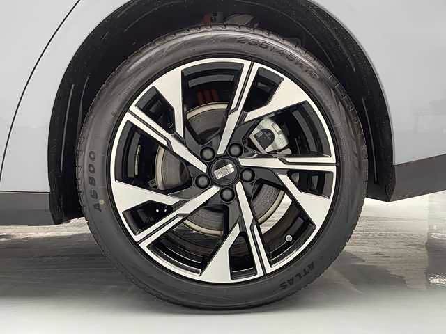 GEELY 2025 car image #3