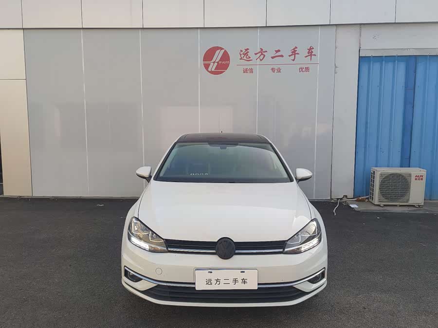 Volkswagen Golf 2020 car image #3