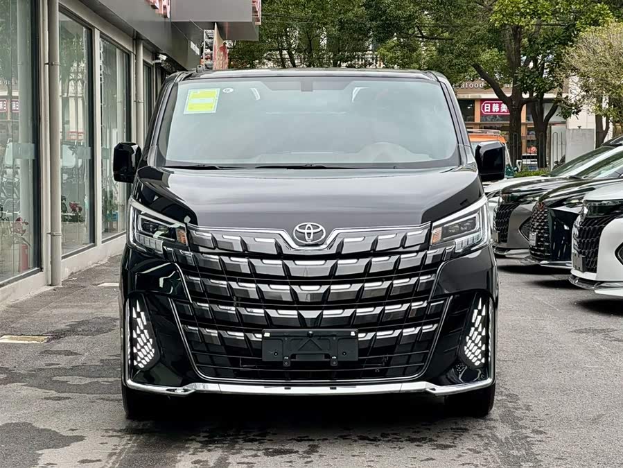 Toyota 2025 car image #3