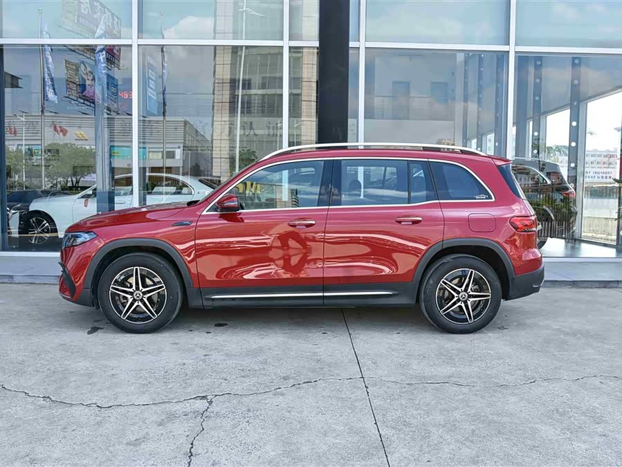 Mercedes-Benz EQB Class 2025 car image #3