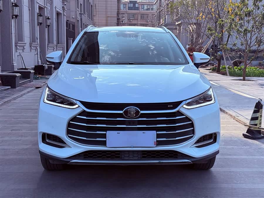 BYD Tang 2018 car image #3