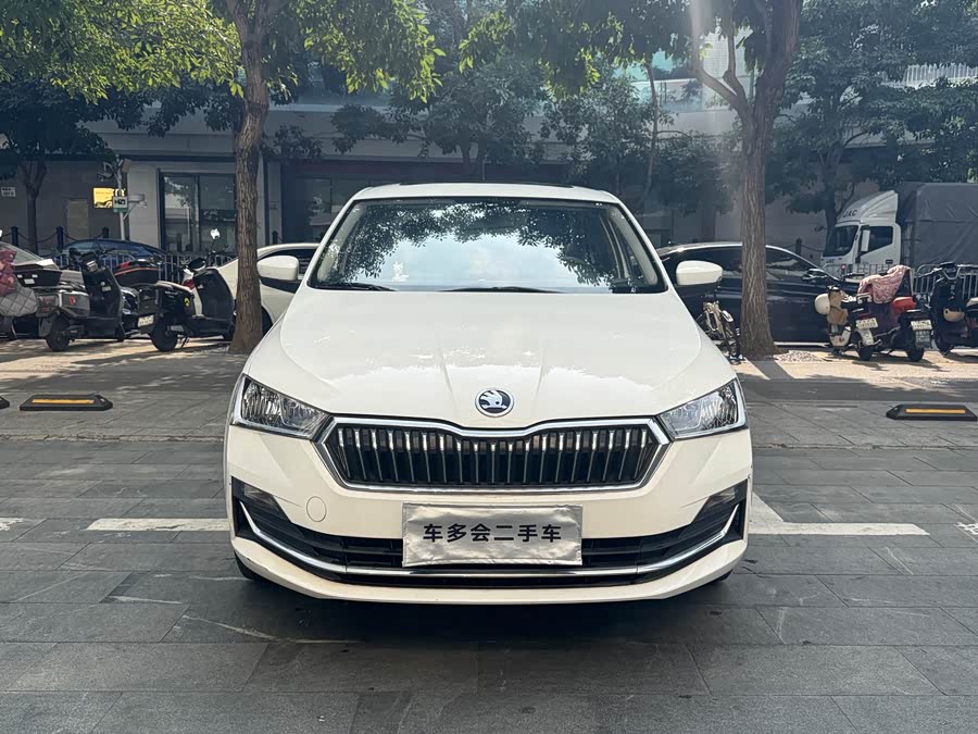 Skoda Rapid 2020 car image #3