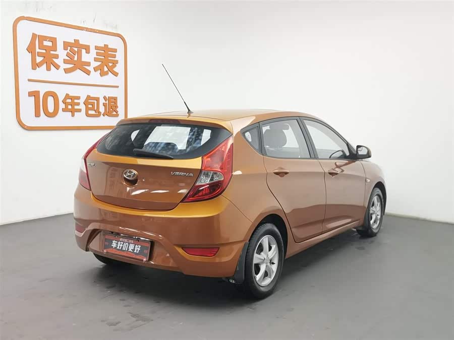 Mazda Reina Hatchback 2014 car image #3