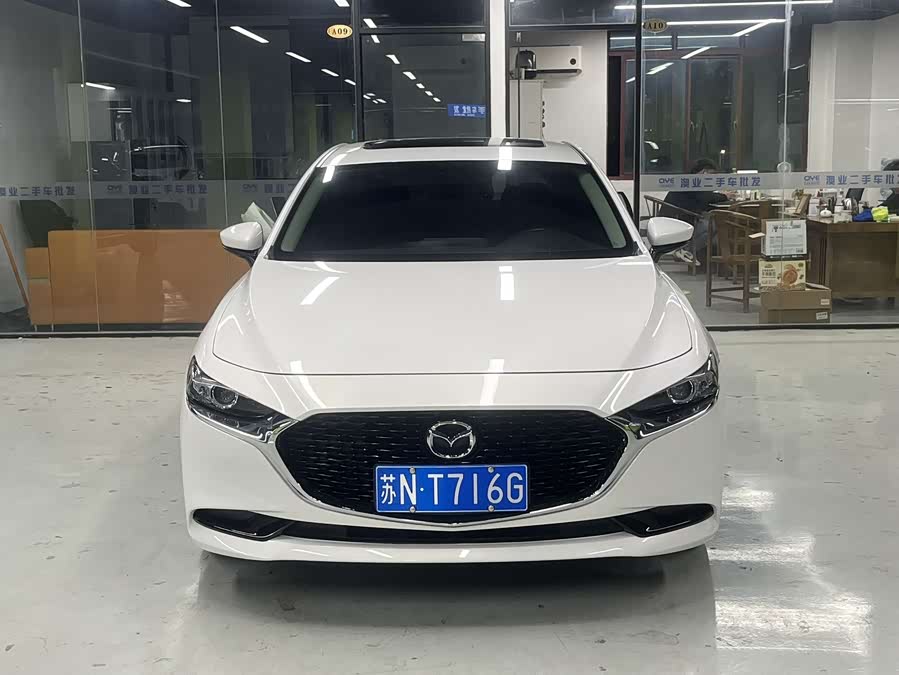 Mazda 3 Axela 2021 car image #3