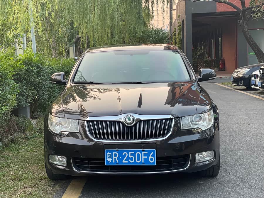 Skoda Superb 2012 immagine di auto #3
