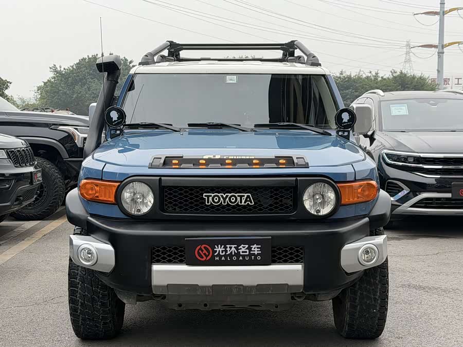 Toyota FJ Cruiser 2011 car image #3