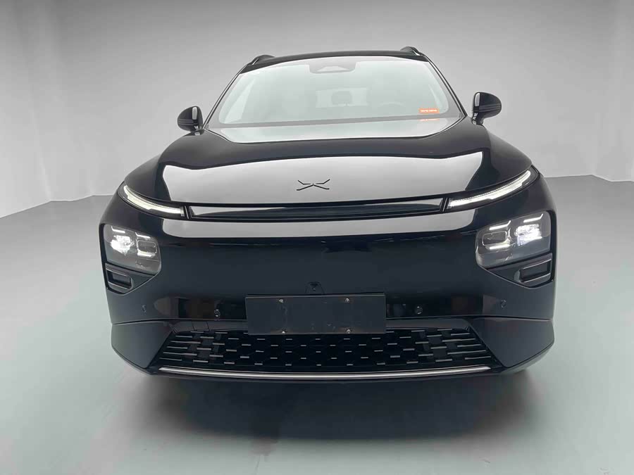 Xpeng G9 2023 car image #3