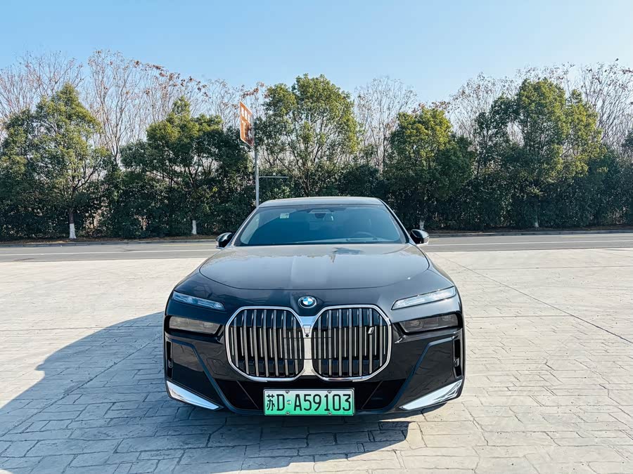 BMW i7 2023 #3 BMW i7 2023 car image #3