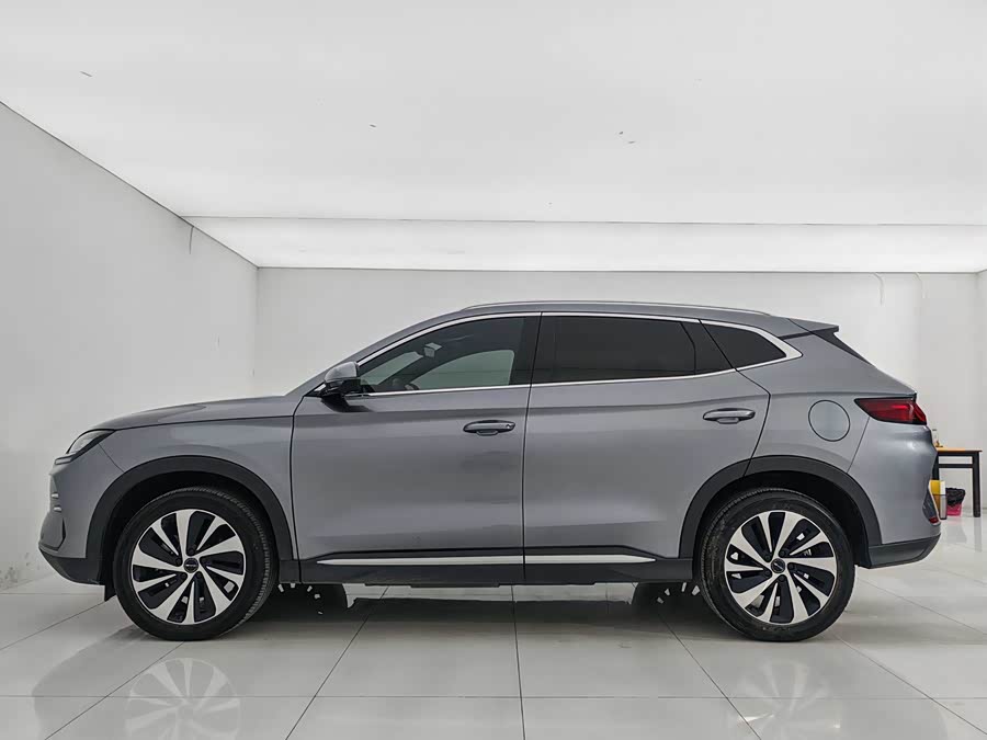 BYD Song Plus New Energy 2023 car image #3