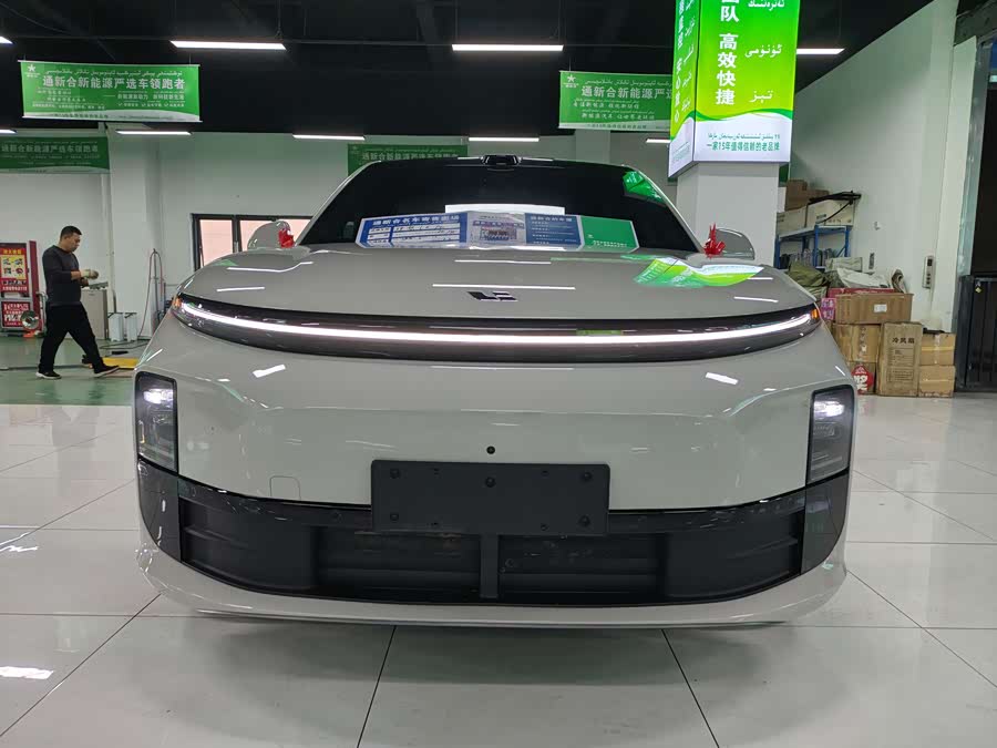 Li L6 2025 imagen de coche #3