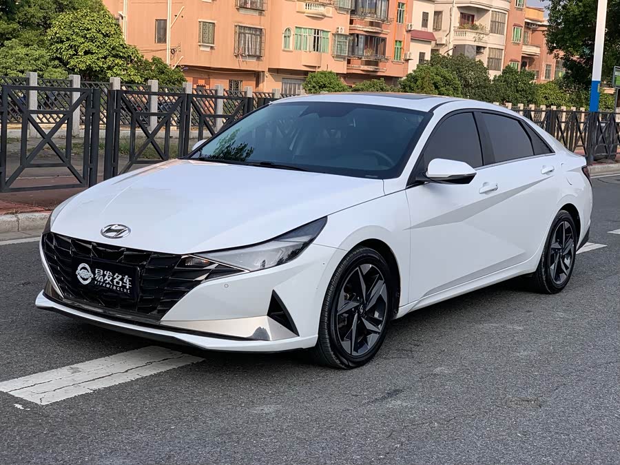 Hyundai Elantra 2022 car image #3