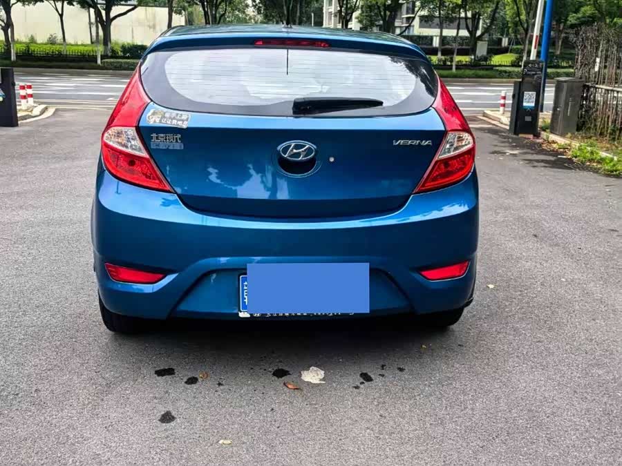Mazda Reina Hatchback 2016 car image #3