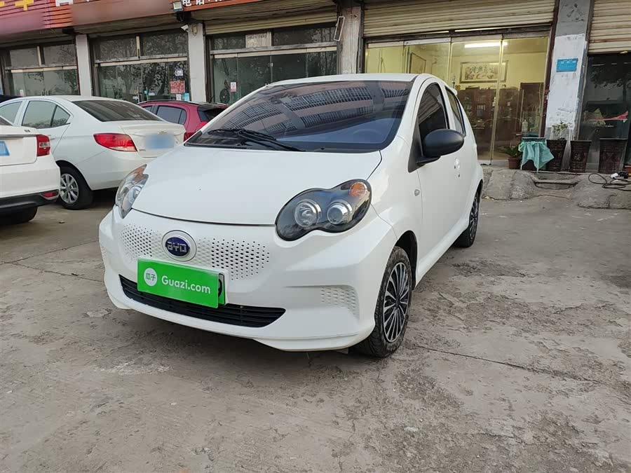 BYD e1 2021 car image #3