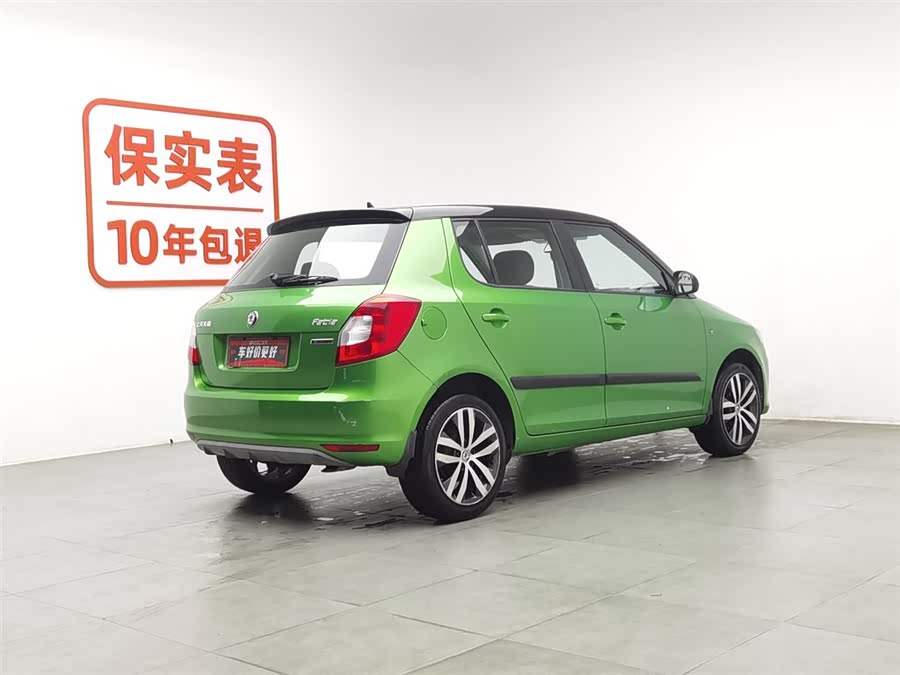 Skoda Fabia 2014 изображение автомобиля #3