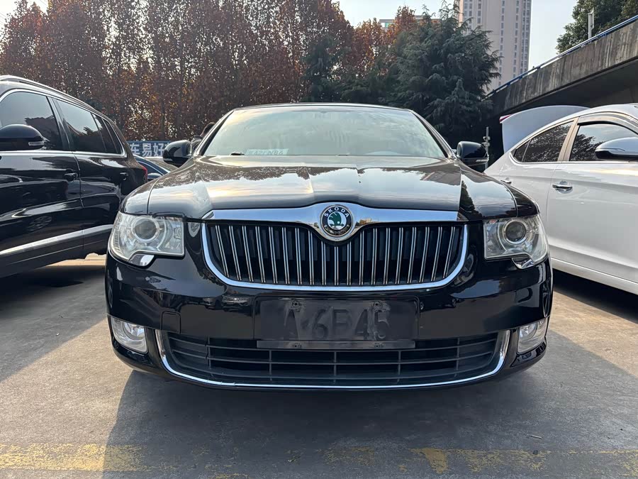 Skoda Superb 2013 car image #3