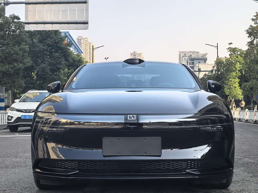 极氪 极氪007 2024 汽车图片 #3