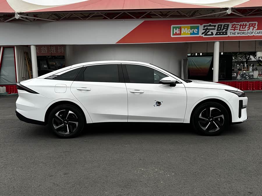 GEELY 2025 #3 GEELY 2025 car image #3