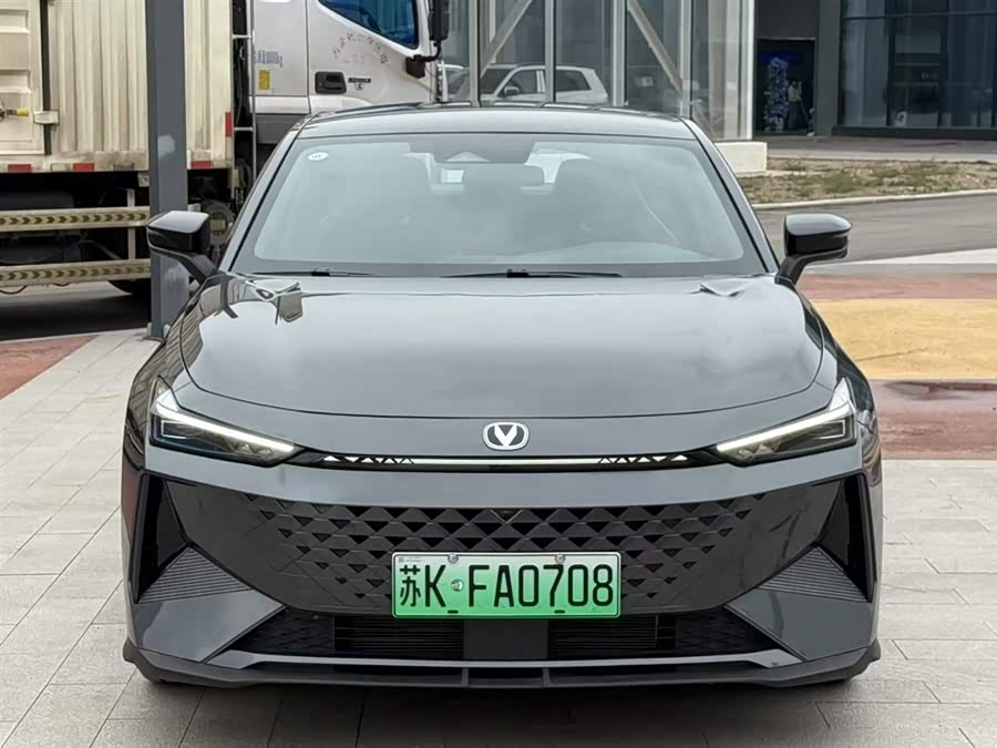 Changan UNI-V iDD 2025 car image #3