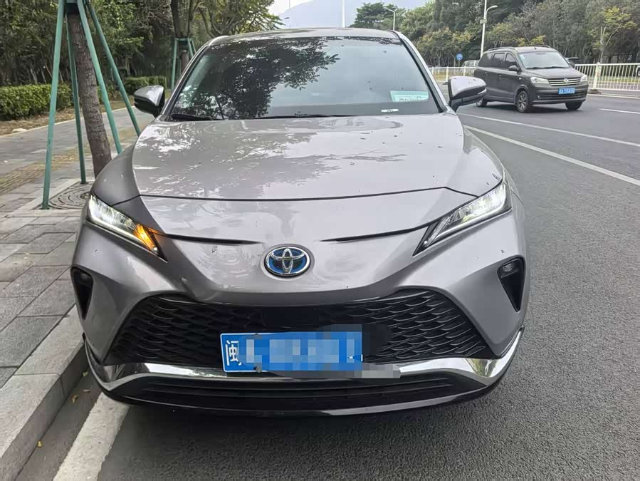 Toyota Venza 2023 صورة سيارة #3