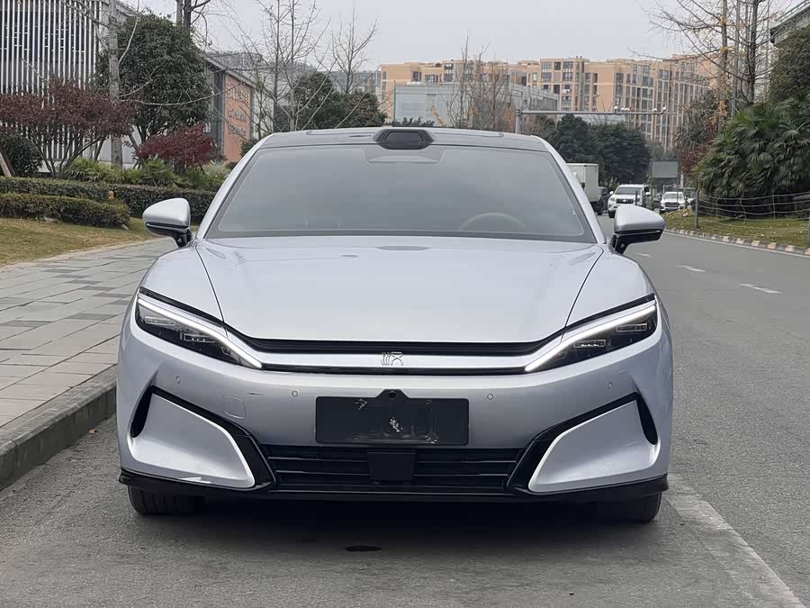 BYD HanL 2025 #3 BYD HanL 2025 car image #3