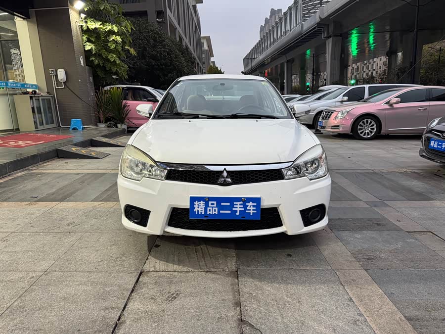 Soueast V3 Lingyue 2014 car image #3