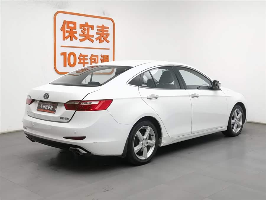 2015 car image #3