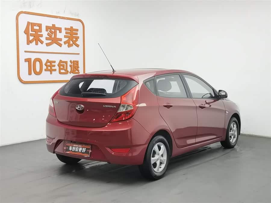 Mazda Reina Hatchback 2015 car image #3