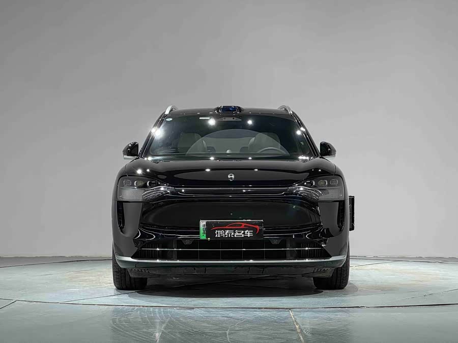 2025 car image #3