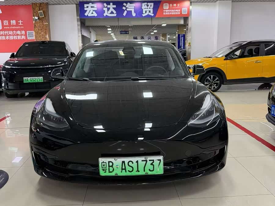 Tesla Model 3 2022 car image #3
