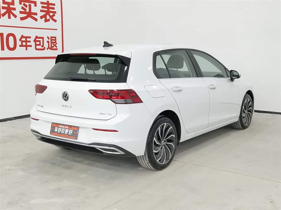 Volkswagen Golf 2021 car image #3
