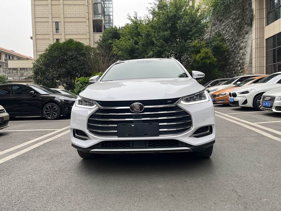 BYD Tang 2019 #3 BYD Tang 2019 car image #3
