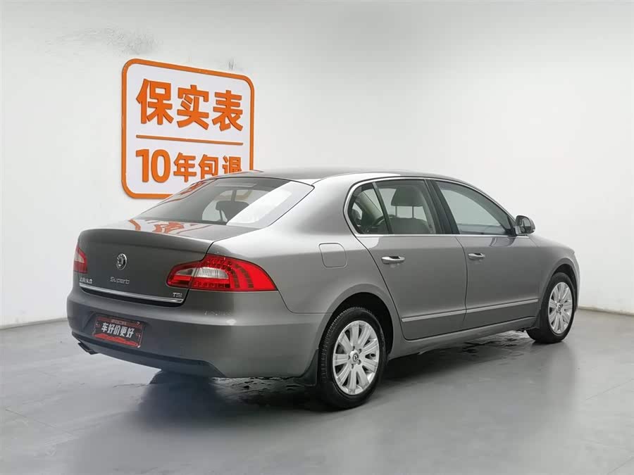 Skoda Superb 2011 imagem de carro #3